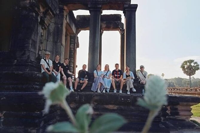 Angkor Wat Sunrise & 3 Main Temples with Breakfast – Small Group - Breakfast near Srah Srang