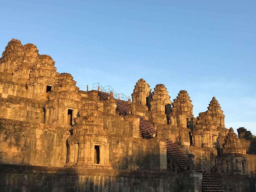 Angkor Wat Sunrise by Vintage Jeep – Private Tour - Bayon and the smiling faces of Angkor Thom