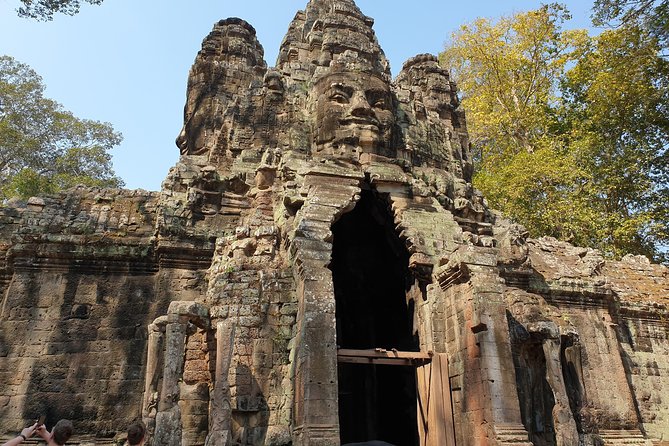 Angkor Wat Sunrise Private Full Day Tour - Breakfast beside Srah Srang