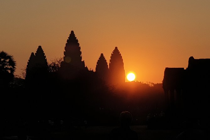 Angkor Wat Sunrise Private Full Day Tour - Three hours at Angkor Wat
