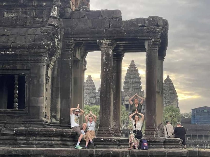Angkor Wat Sunrise Temple Tour with Bayon and Ta Prohm - Who should book this Angkor sunrise tour?