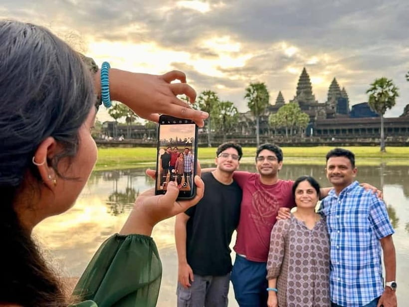 Angkor Wat Sunrise Temple Tour with Bayon and Ta Prohm - Srah Srang and the breakfast question