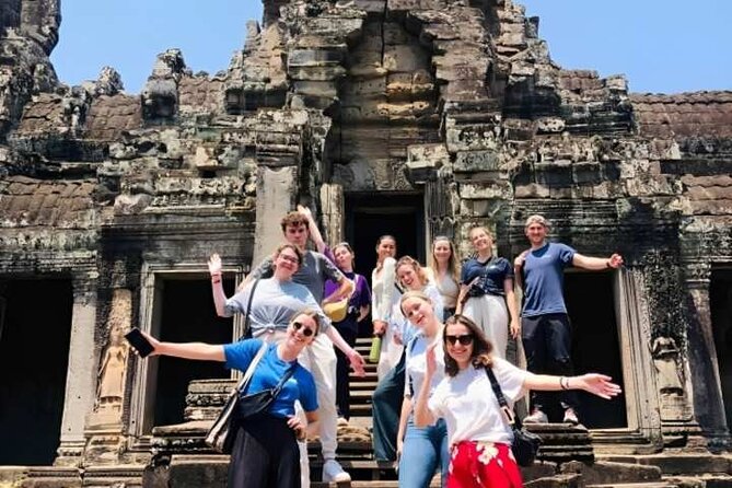 Angkor Wat Sunset Small Group Tour with Lunch Included - Lunch beside Srah Srang’s Royal Bath