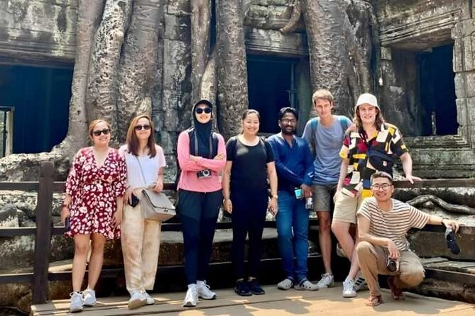 Angkor Wat Sunset Small Group Tour with Lunch Included - Phnom Bakheng and the sunset question