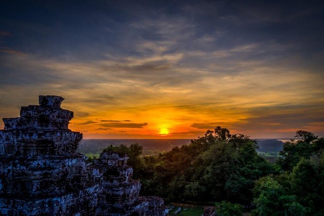 Angkor Wat Sunset Tour - Srah Srang gives you a needed pause
