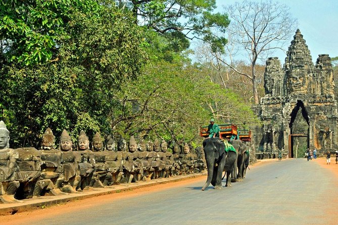 Angkor Wat Sunset Tour - Phnom Bakheng and the sunset wait
