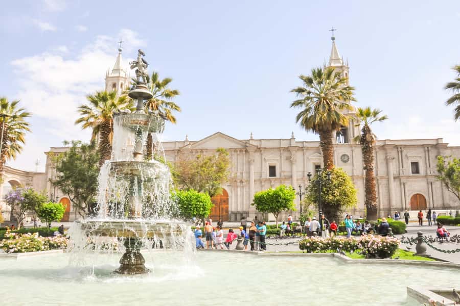 Arequipa: City Tour and Santa Catalina Monastery - Why Arequipa’s white stone matters