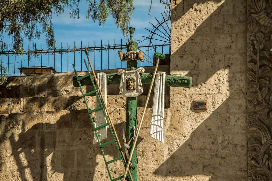 Arequipa: City Tour and Santa Catalina Monastery - Entering Santa Catalina Monastery