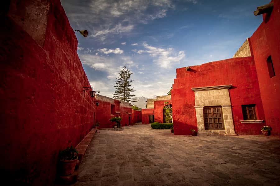 Arequipa: City Tour and Santa Catalina Monastery - What the $70 price includes