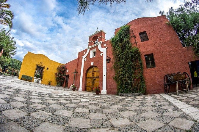 Arequipa, Historic and Colonial City and Santa Catalina Monastery - Walking through Santa Catalina Monastery