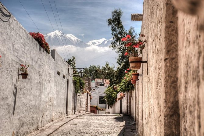 Arequipa, Historic and Colonial City and Santa Catalina Monastery - The Plaza de Armas and Arequipa Cathedral