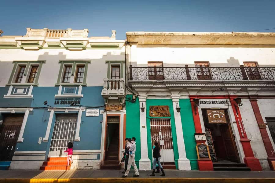 Arequipa Walking Tour and Santa Catalina Monastery - Should you book the Santa Catalina and Plaza de Armas tour?