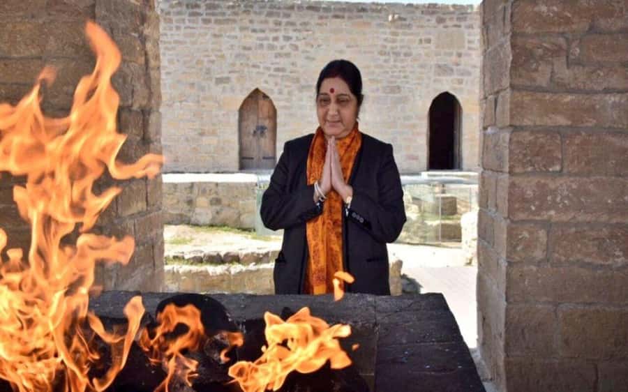 Ateshgah Fire temple and Burning mountain tour - Leaving Baku for the Absheron Peninsula