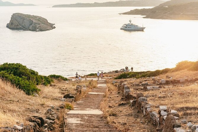 Athens: Cape Sounion and Poseidon Temple Sunset with Audio Guide - Food, bathrooms, and the wait for sunset