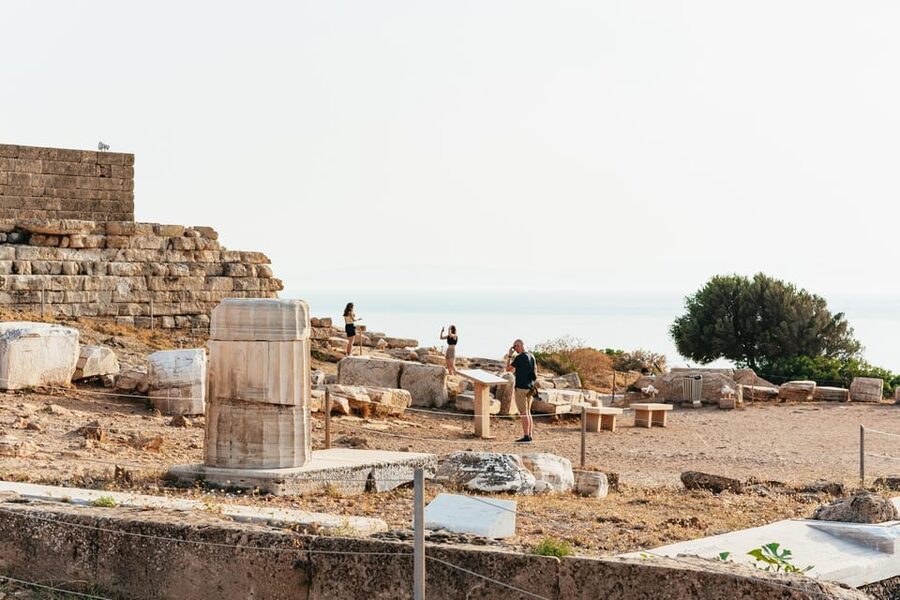 Athens: Cape Sounion & Poseidon Temple Sunset Half-Day Trip - The guide makes the long ride worthwhile