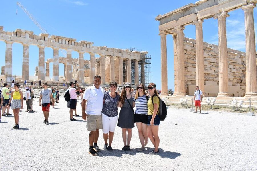 Athens: City Highlights Private Tour with Temple of Poseidon - Seeing the guard change in central Athens