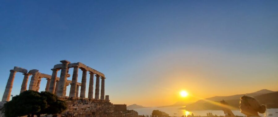 Athens: Temple of Poseidon and Cape Sounion Sunset Tour - Arriving at the cliff-top Temple of Poseidon