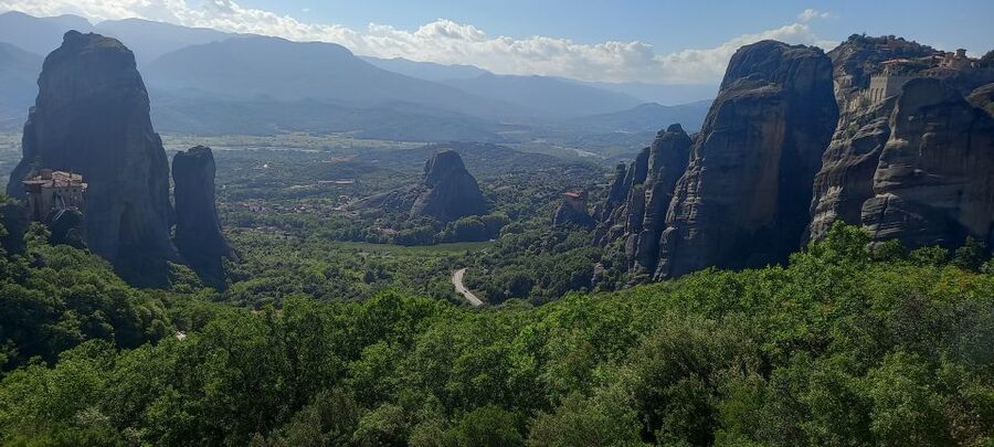 Athens to Meteora, Day Trip with Local Guide,up to 9 people - What you see on the way to Kalabaka