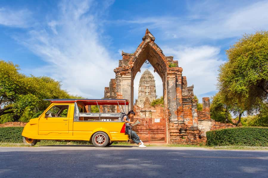 Ayutthaya Day Tour: Ancient Trade Route Temples River Cruise - Lunch with river prawns and local flavors