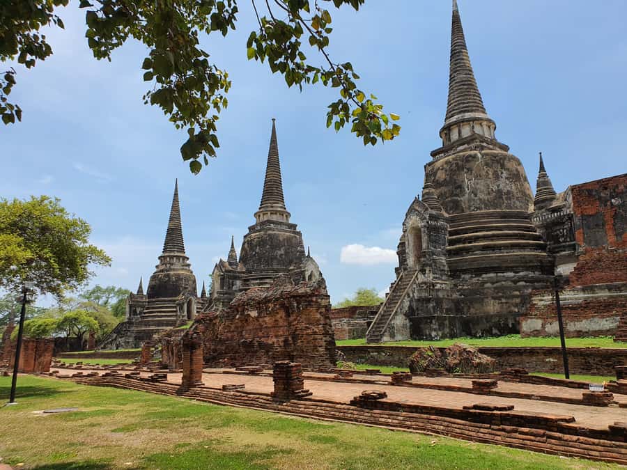 Ayutthaya Day Tour: Ancient Trade Route Temples River Cruise - Wat Phra Si Sanphet and the royal heart of the city