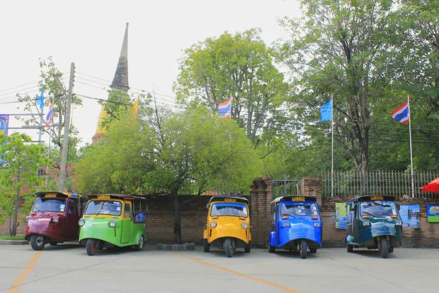 Ayutthaya Evening Tuk Tuk Temples Tour From Bangkok - Eating your way through Banglan Night Market
