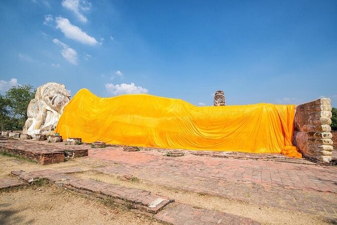 Ayutthaya Funky Frogy Tuk Tuk Experience With Famous Temple - The giant reclining Buddha at Wat Lokayasutharam