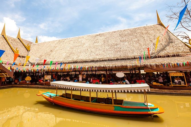 Ayutthaya Temples and Ayothaya Floating Market From Bangkok - Guides make the biggest difference