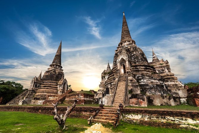 Ayutthaya Temples and Ayothaya Floating Market From Bangkok - Transport, group size, and the seven-hour schedule