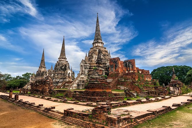 Ayutthaya Temples Tour from Bangkok with Grand Pearl River Cruise - Lunch aboard the Grand Pearl Cruise