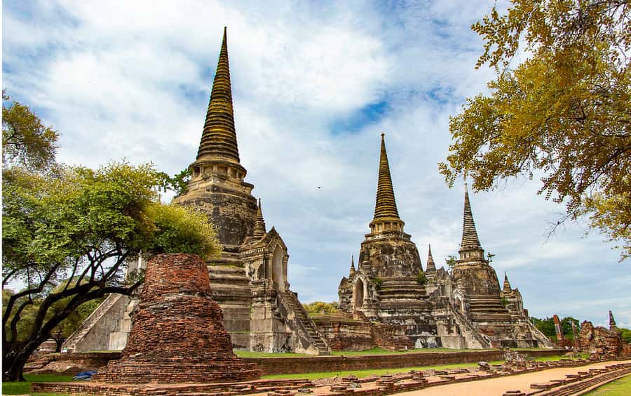 Ayutthaya: UNESCO Heritage Temples and Cafe Day Tour - Clothing, weather, and day-to-day comfort