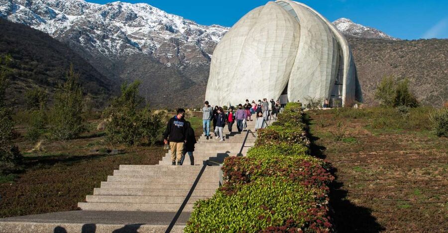 Bahá’í Temple, Winery and Lapis Lazuli + Private Transport - At the Bahá’í Temple, architecture and open views