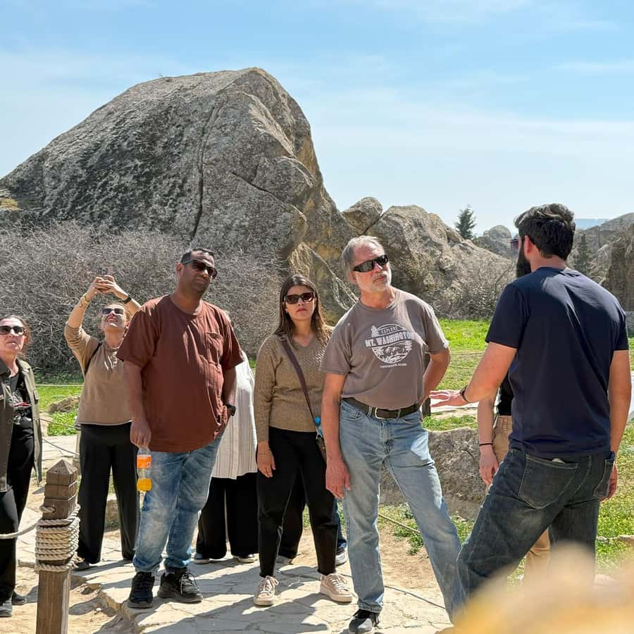Baku: Gobustan, Mud Volcanoes, Fire Temple, & Yanar Dag Tour - Lunch is a useful pause back in Baku