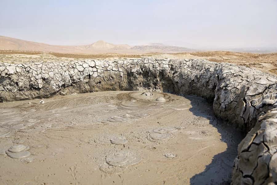 Baku: Gobustan, Volcanoes, Fire Temple and Yanardag Day Trip - Key points at a glance