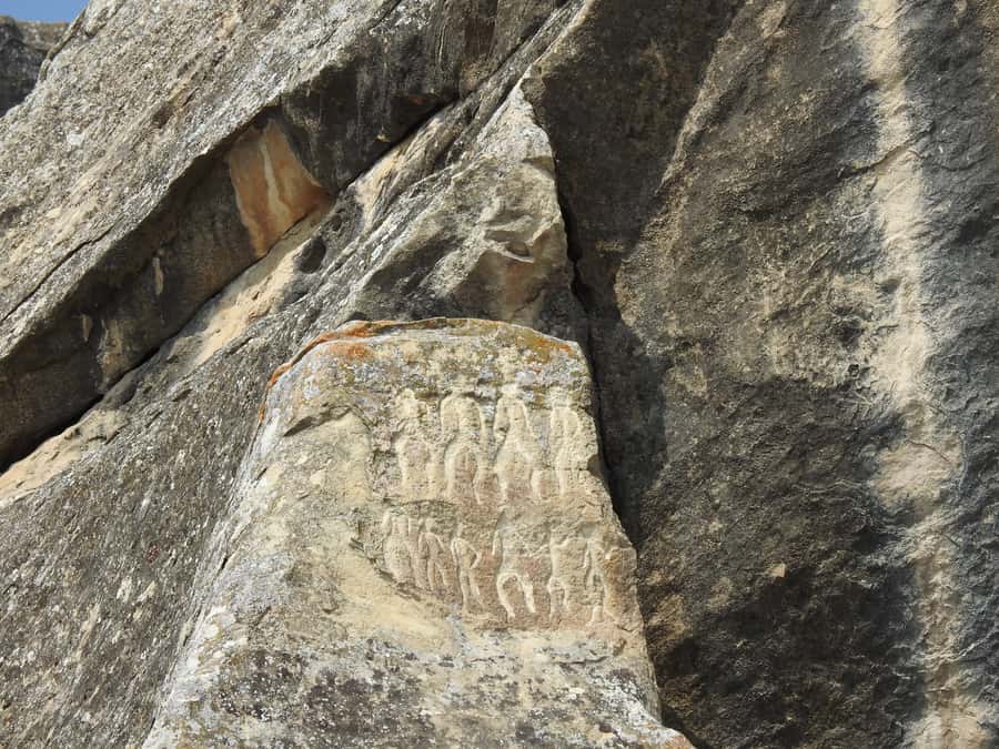 Baku: Gobustan, Volcanoes, Fire Temple and Yanardag Day Trip - Why this day trip makes sense from Baku