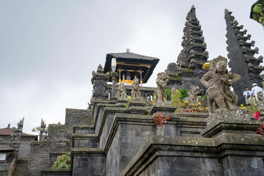 Bali: Besakih Great Temple & Penglipuran Village Day Tour - What the guide adds to the day