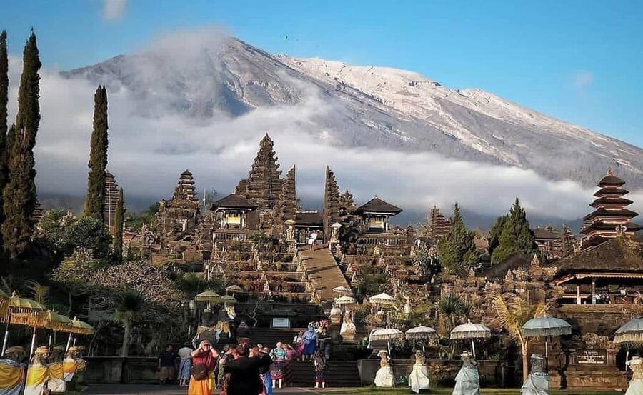 Bali: Besakih Temple and Sidemen Tour - How the private car changes the experience
