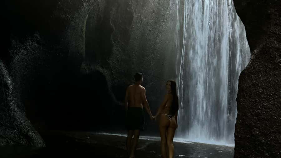 Bali: Besakih temple, Tukad Cepung waterfall, Penglipuran - The private car and driver-guide setup