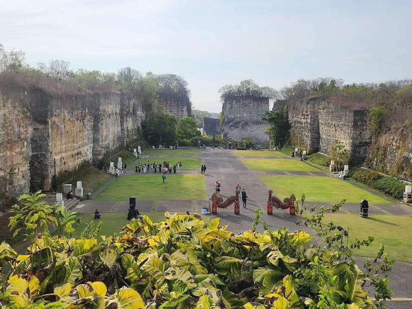 Bali: Full Day All Inclusive Uluwatu Temple South Bali Tour - Garuda Wisnu Kencana and Bali’s Giant Statue