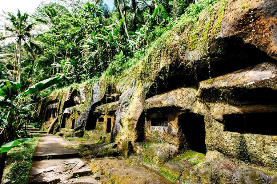 Bali: Gunung Kawi Temple & Pakerisan UNESCO Guided Tour - Temple customs and what to wear