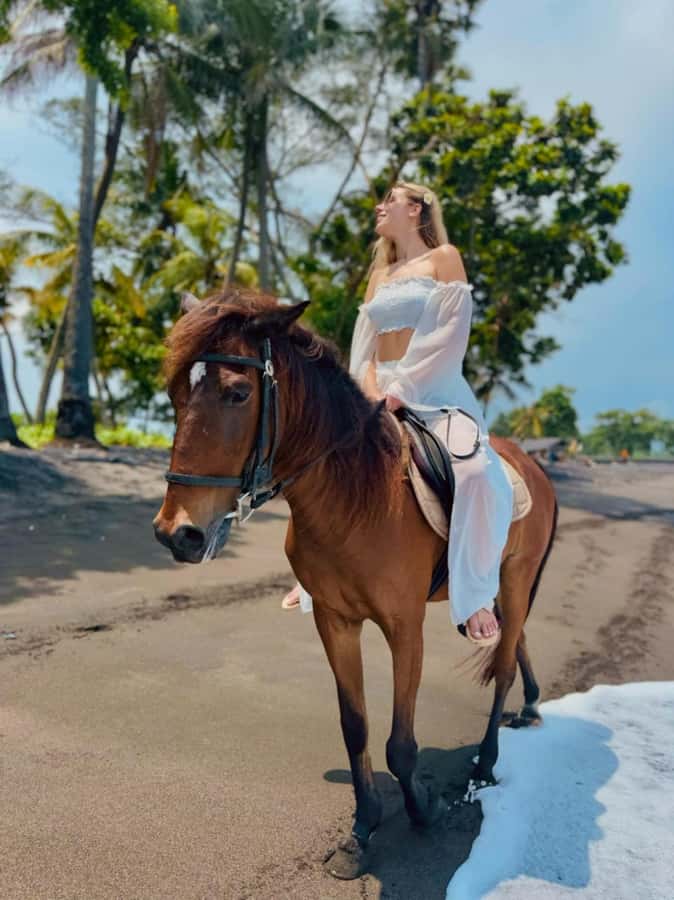 Bali: Horseback Tour Through Saba Beach and Local Temples. - The 30-minute ride: a gentle first taste