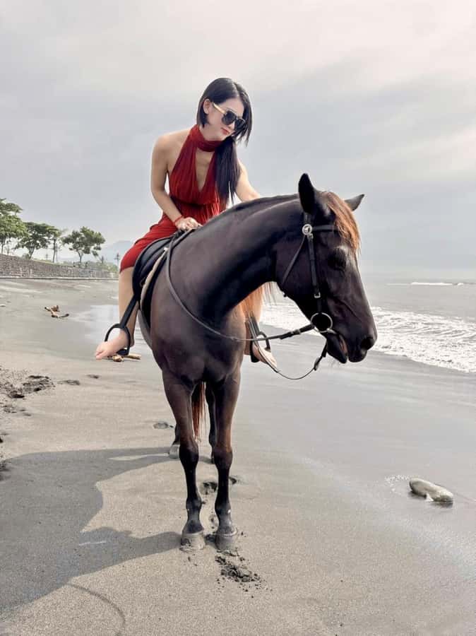 Bali: Horseback Tour Through Saba Beach and Local Temples. - Weather and the address problem