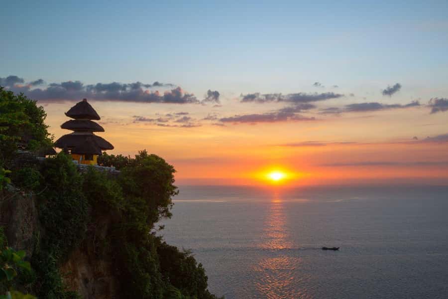 Bali: Kecak Fire Dance Entry Ticket and Uluwatu Temple - Who should book this Uluwatu evening?