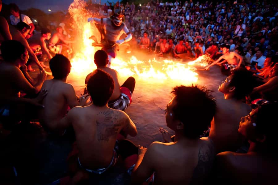 Bali: Kecak Fire Dance Entry Ticket and Uluwatu Temple - Arriving, exchanging the voucher, and getting inside