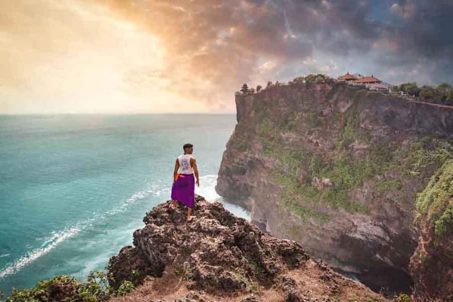 Bali: Kecak Fire Dance Show & Uluwatu Temple Entry Ticket - Choosing between the 6:00 PM and 7:00 PM show