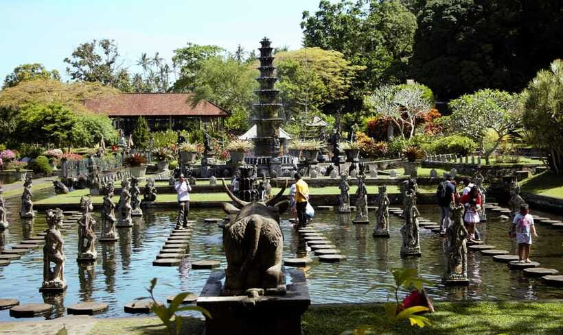 Bali: Lempuyang Temple (Gate of Heaven) and East Bali Tour - Who should book this tour?