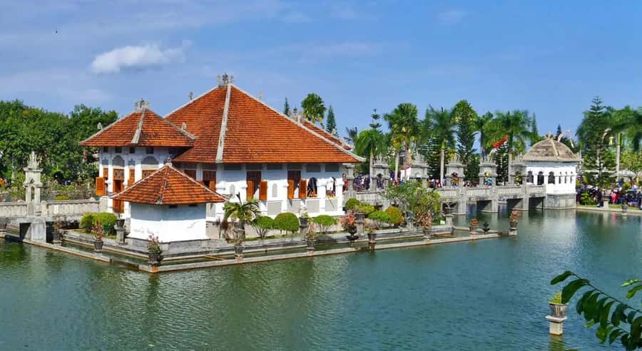 Bali: Lempuyang Temple, Tirta Gangga, and Goa Lawah Tour - Is $76 good value for up to four people?
