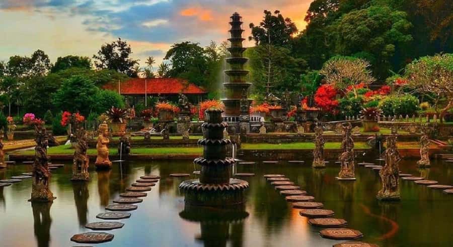 Bali: Lempuyang Temple, Tirta Gangga, and Taman Ujung Tour - What to pack for the temple, gardens, and heat