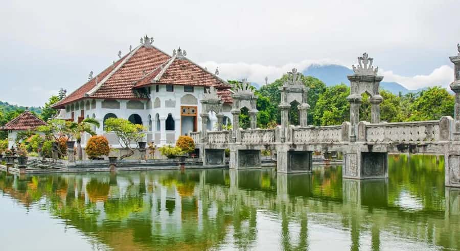 Bali: Lempuyang Temple, Tirta Gangga, and Taman Ujung Tour - Who should book this East Bali tour?