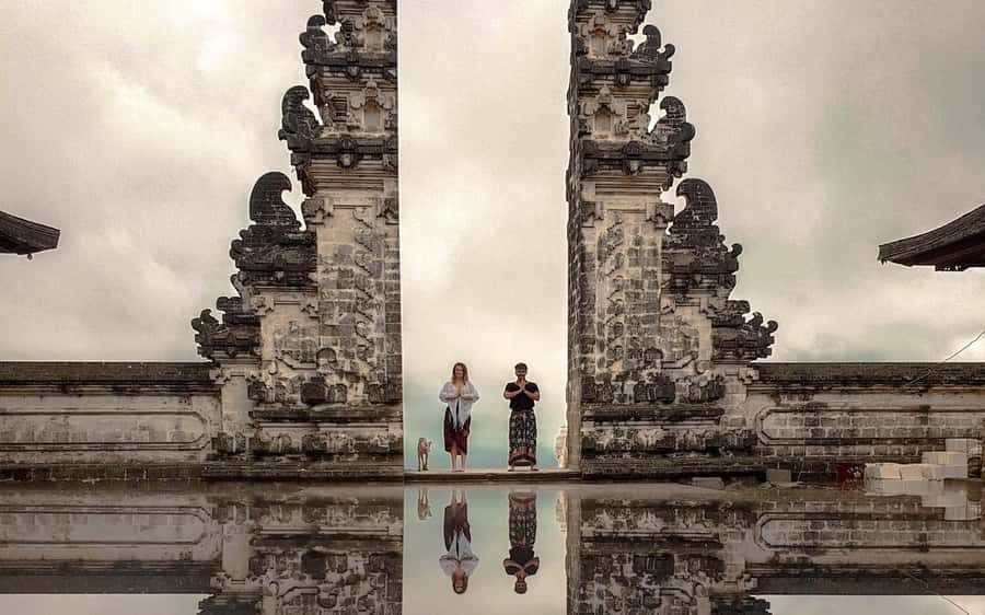 Bali: Lempuyang Temple, Tirta Gangga, and Taman Ujung Tour - Lempuyang Temple and the two-minute photograph