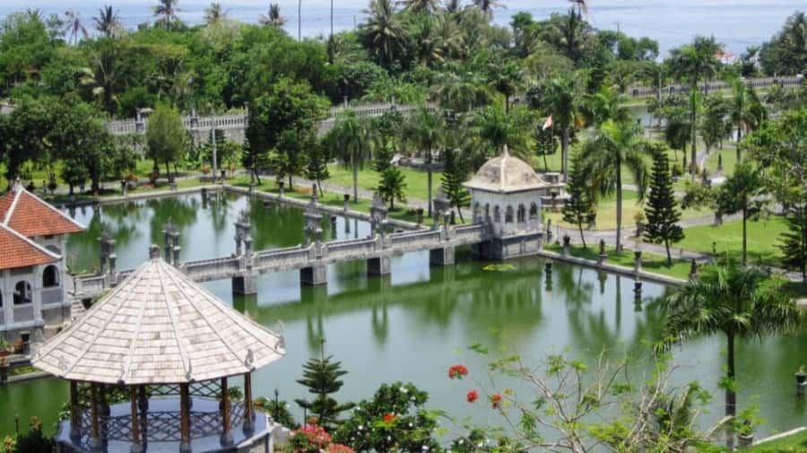 Bali: Lempuyang Temple, Tirta Gangga, Taman Ujung & Beach - Taman Ujung’s pools, bridges, and royal setting